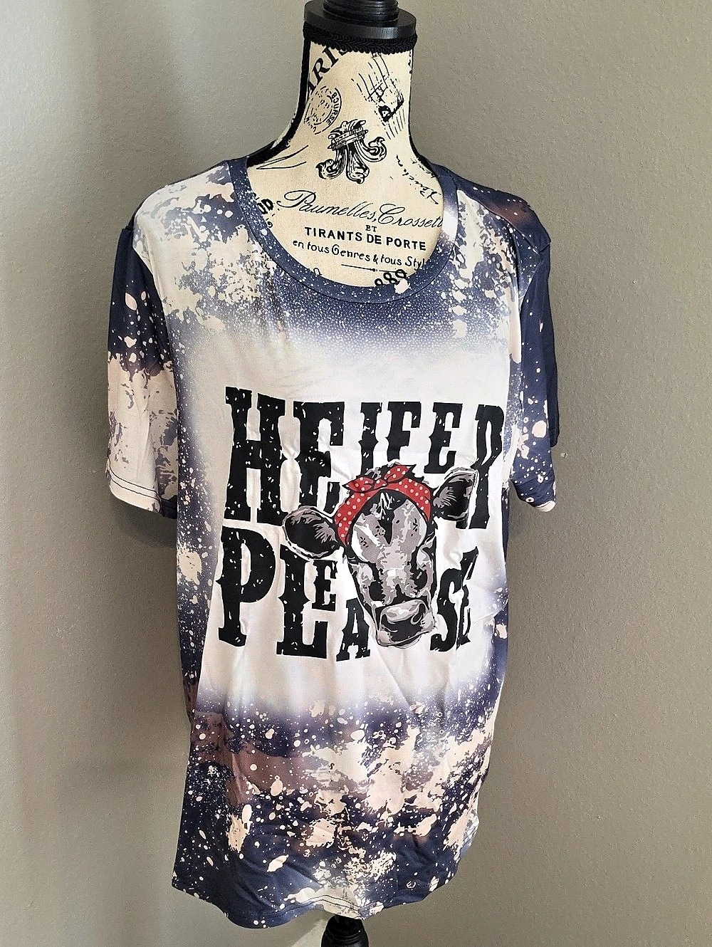Women's Graphic Abstract Short Sleeve Tee in Blue & White Like New Size 2XL